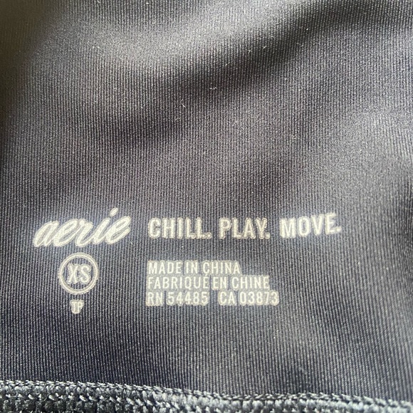 Aerie black biker shorts w/ mesh and pockets - Picture 4 of 5